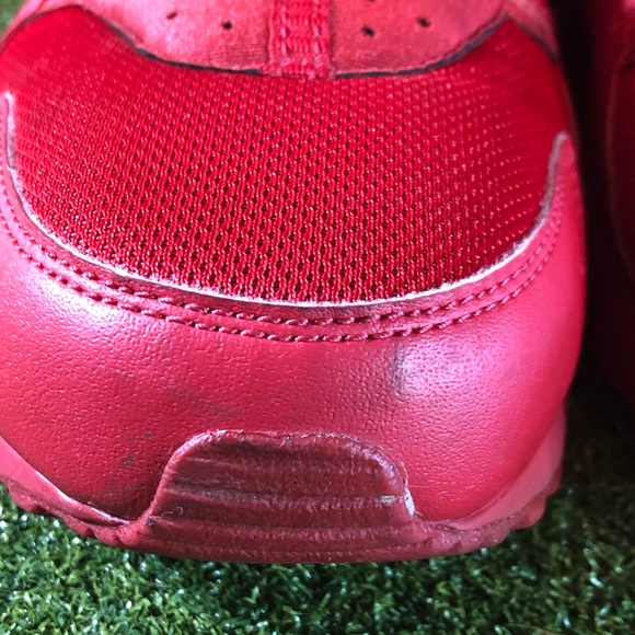 Nike Air Huarache Varsity Triple Red Sneakers Men’s 13 - Picture 4 of 12